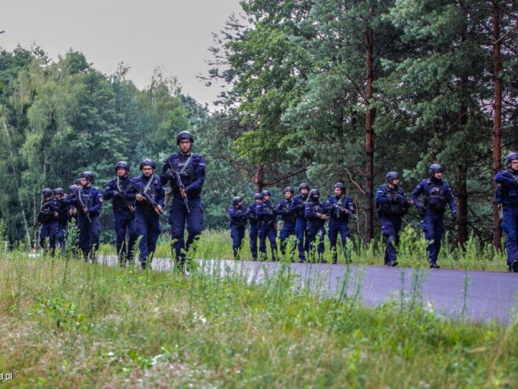 Blisko pół tysiąca policjantów ćwiczyło na poligonie w Nowej Dębie [zdjęcia]