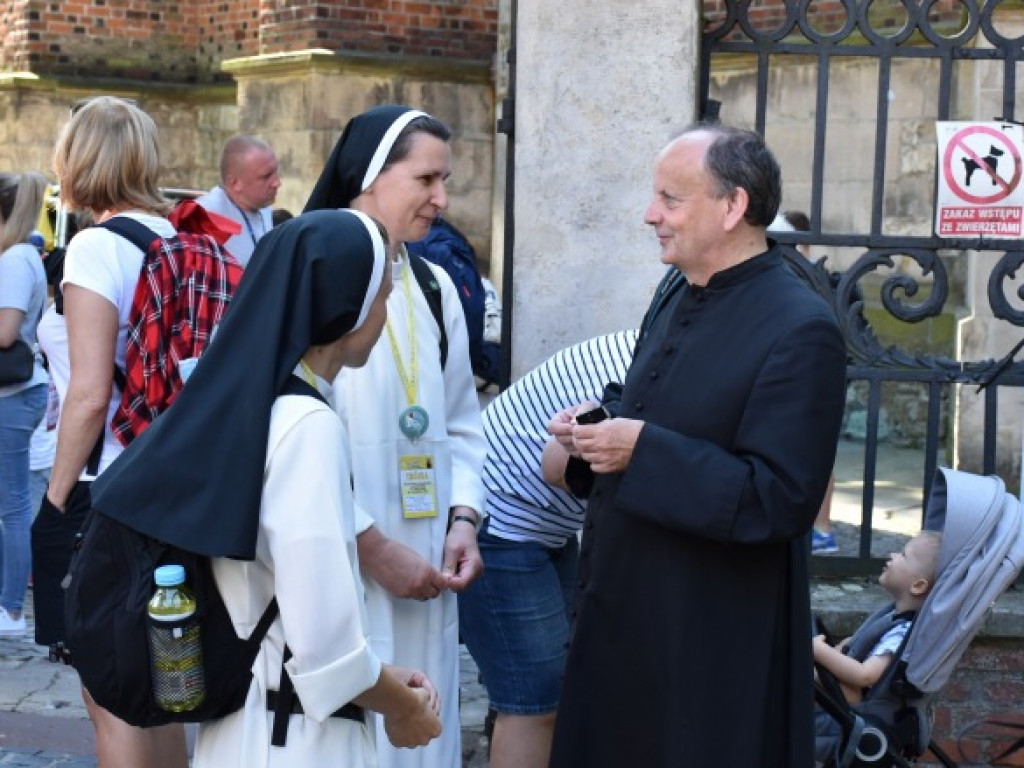 Wyruszyła XXXIX Piesza Pielgrzymka Diecezji Sandomierskiej na Jasną Górę [zdjęcia]