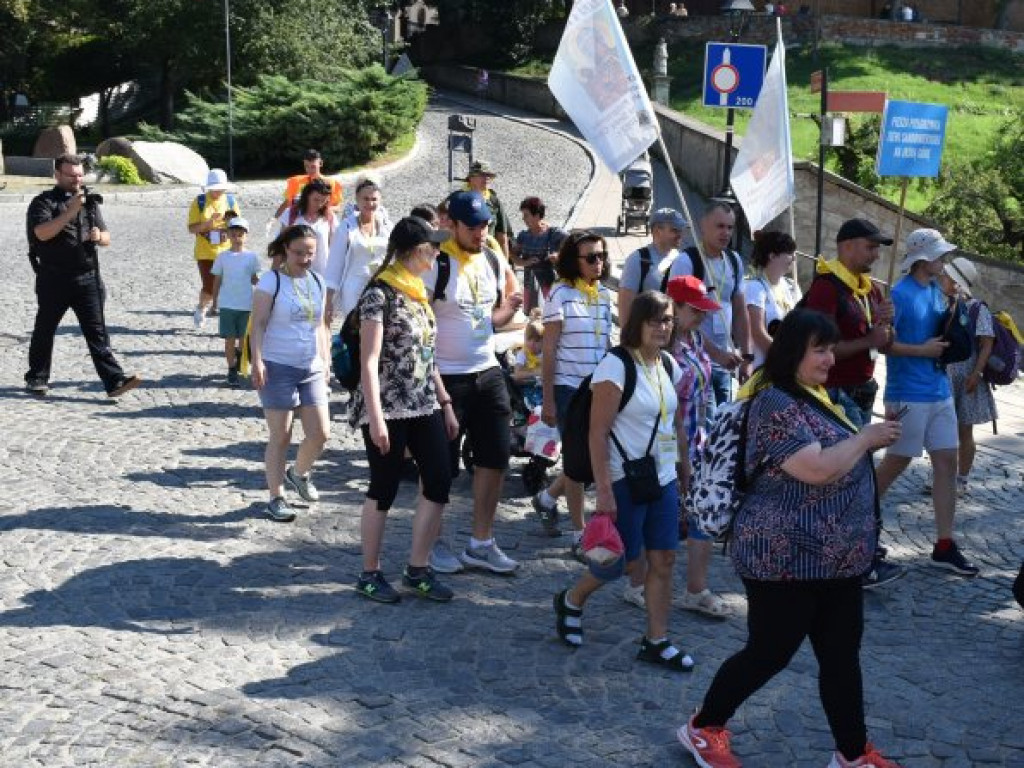 Wyruszyła XXXIX Piesza Pielgrzymka Diecezji Sandomierskiej na Jasną Górę [zdjęcia]