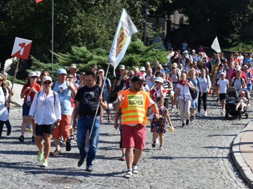 Wyruszyła XXXIX Piesza Pielgrzymka Diecezji Sandomierskiej na Jasną Górę [zdjęcia]
