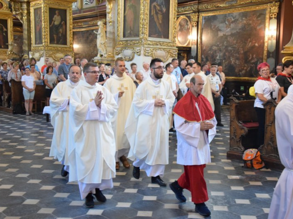 Wyruszyła XXXIX Piesza Pielgrzymka Diecezji Sandomierskiej na Jasną Górę [zdjęcia]
