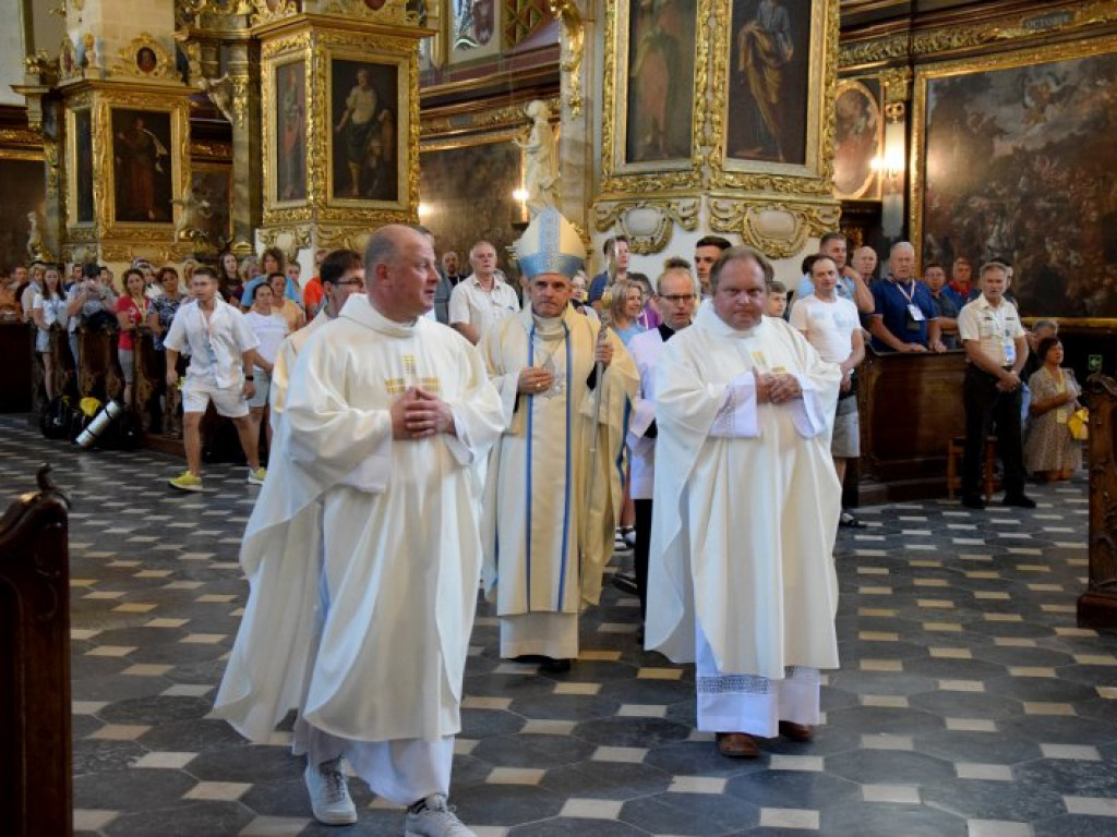 Wyruszyła XXXIX Piesza Pielgrzymka Diecezji Sandomierskiej na Jasną Górę [zdjęcia]