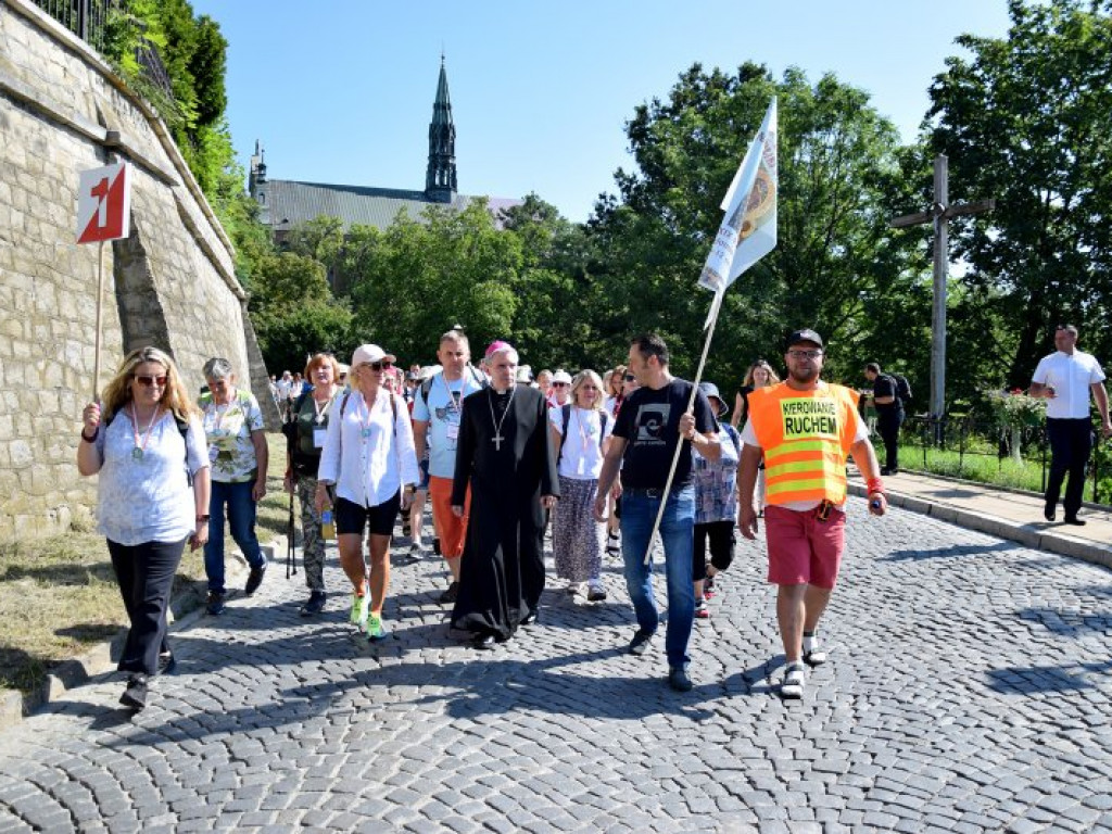 Wyruszyła XXXIX Piesza Pielgrzymka Diecezji Sandomierskiej na Jasną Górę [zdjęcia]