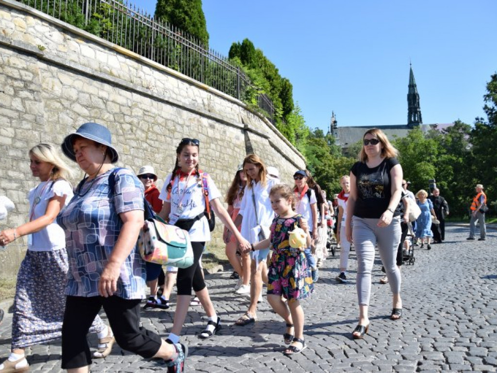 Wyruszyła XXXIX Piesza Pielgrzymka Diecezji Sandomierskiej na Jasną Górę [zdjęcia]
