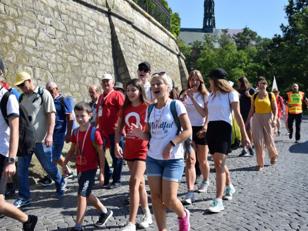 Wyruszyła XXXIX Piesza Pielgrzymka Diecezji Sandomierskiej na Jasną Górę [zdjęcia]