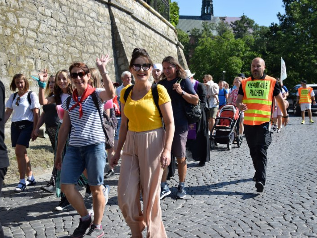 Wyruszyła XXXIX Piesza Pielgrzymka Diecezji Sandomierskiej na Jasną Górę [zdjęcia]