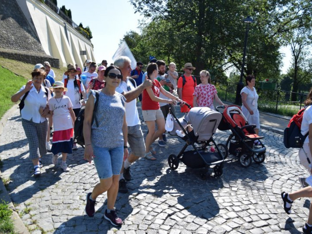 Wyruszyła XXXIX Piesza Pielgrzymka Diecezji Sandomierskiej na Jasną Górę [zdjęcia]