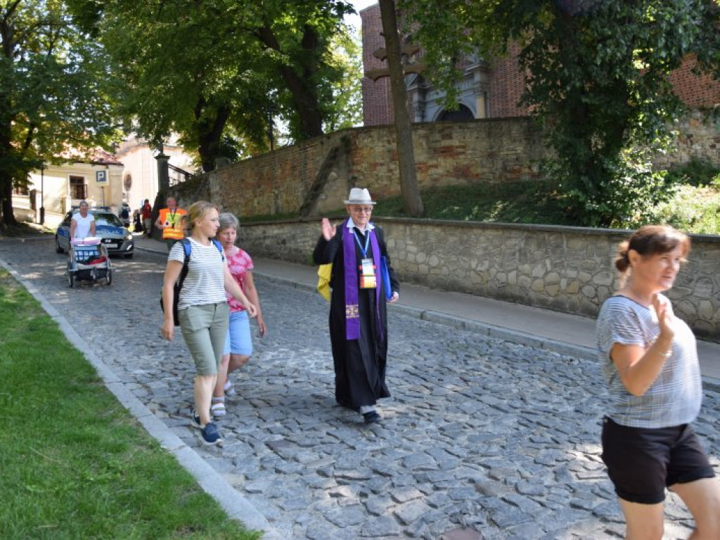 Wyruszyła XXXIX Piesza Pielgrzymka Diecezji Sandomierskiej na Jasną Górę [zdjęcia]