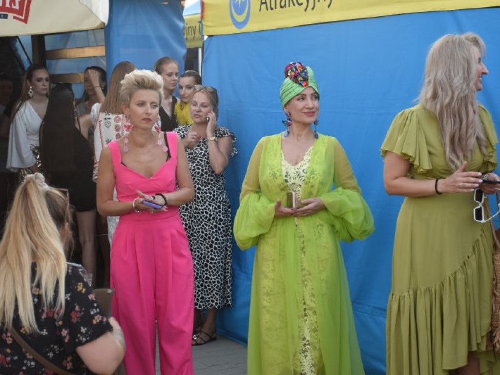Wielki pokaz mody na Jeziorze Tarnobrzeskim - kulisy [zdjęcia]