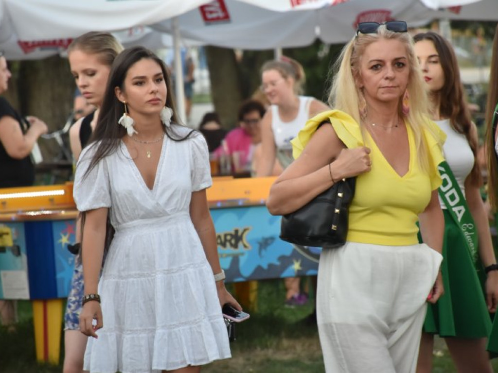 Wielki pokaz mody na Jeziorze Tarnobrzeskim - kulisy [zdjęcia]