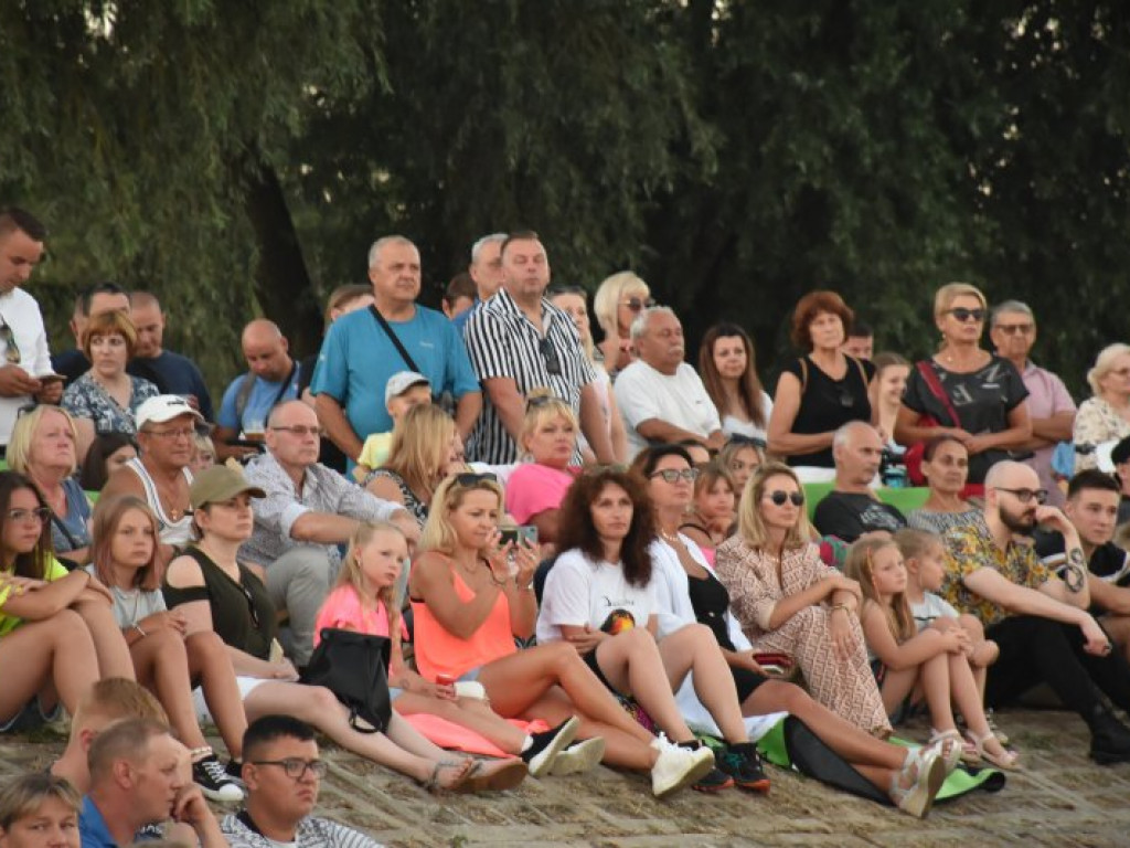Wielki pokaz mody na Jeziorze Tarnobrzeskim - kulisy [zdjęcia]