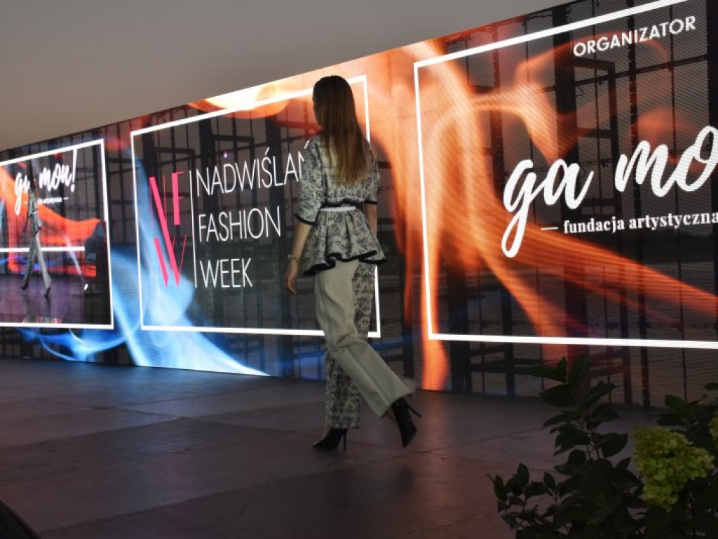 Nadwiślański Fashion Week - wielki pokaz mody na Jeziorze Tarnobrzeskim cz.1 [zdjęcia]