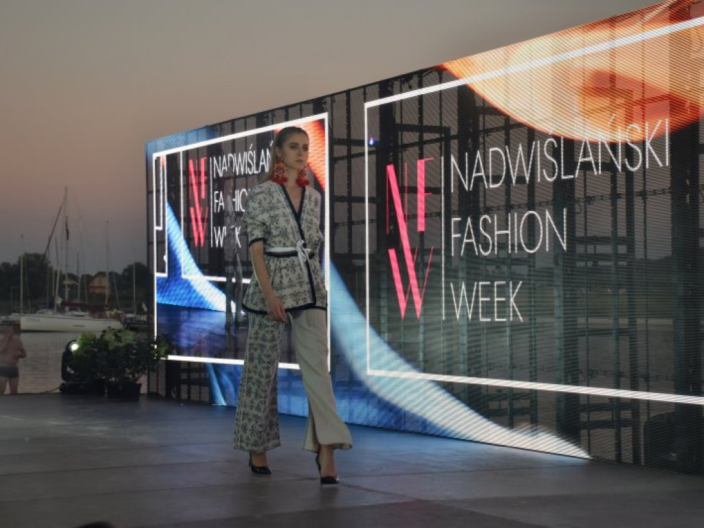 Nadwiślański Fashion Week - wielki pokaz mody na Jeziorze Tarnobrzeskim cz.1 [zdjęcia]