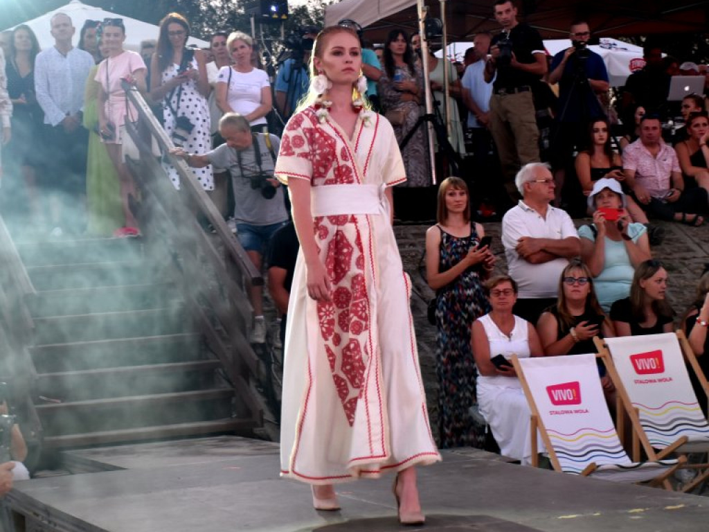 Nadwiślański Fashion Week - wielki pokaz mody na Jeziorze Tarnobrzeskim cz.1 [zdjęcia]
