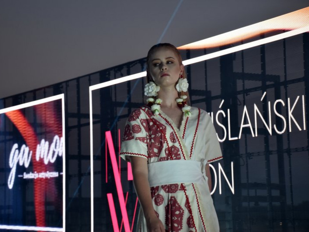 Nadwiślański Fashion Week - wielki pokaz mody na Jeziorze Tarnobrzeskim cz.1 [zdjęcia]