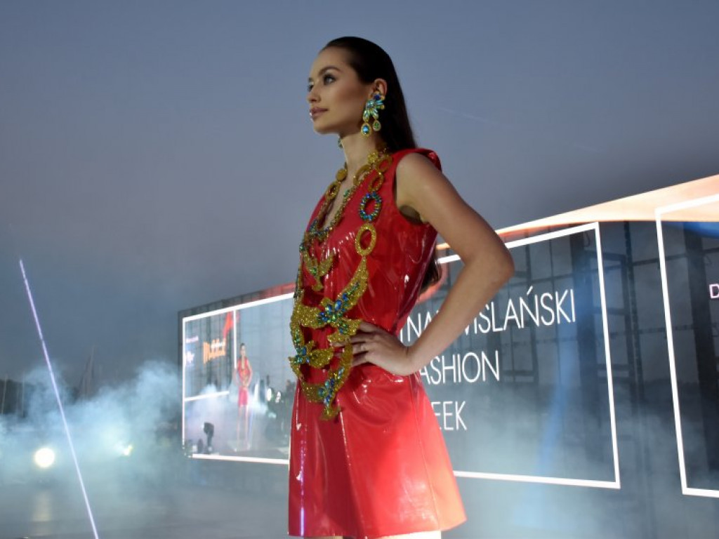 Nadwiślański Fashion Week - wielki pokaz mody na Jeziorze Tarnobrzeskim cz.1 [zdjęcia]