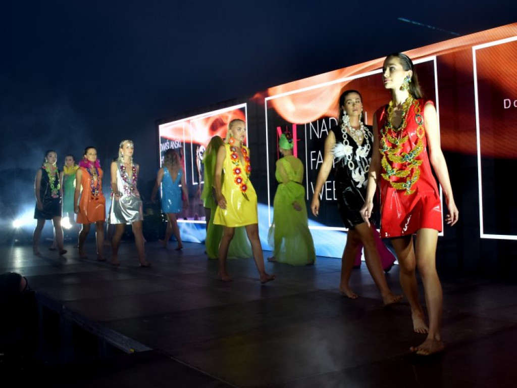 Nadwiślański Fashion Week - wielki pokaz mody na Jeziorze Tarnobrzeskim cz.1 [zdjęcia]