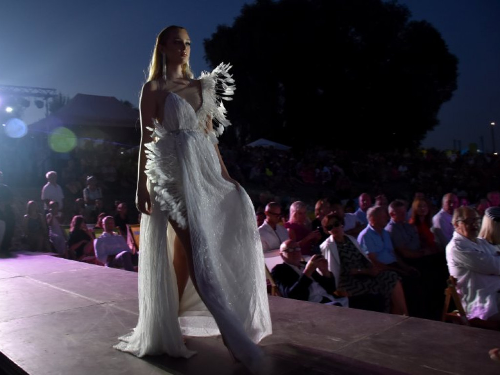 Nadwiślański Fashion Week - wielki pokaz mody na Jeziorze Tarnobrzeskim cz.1 [zdjęcia]