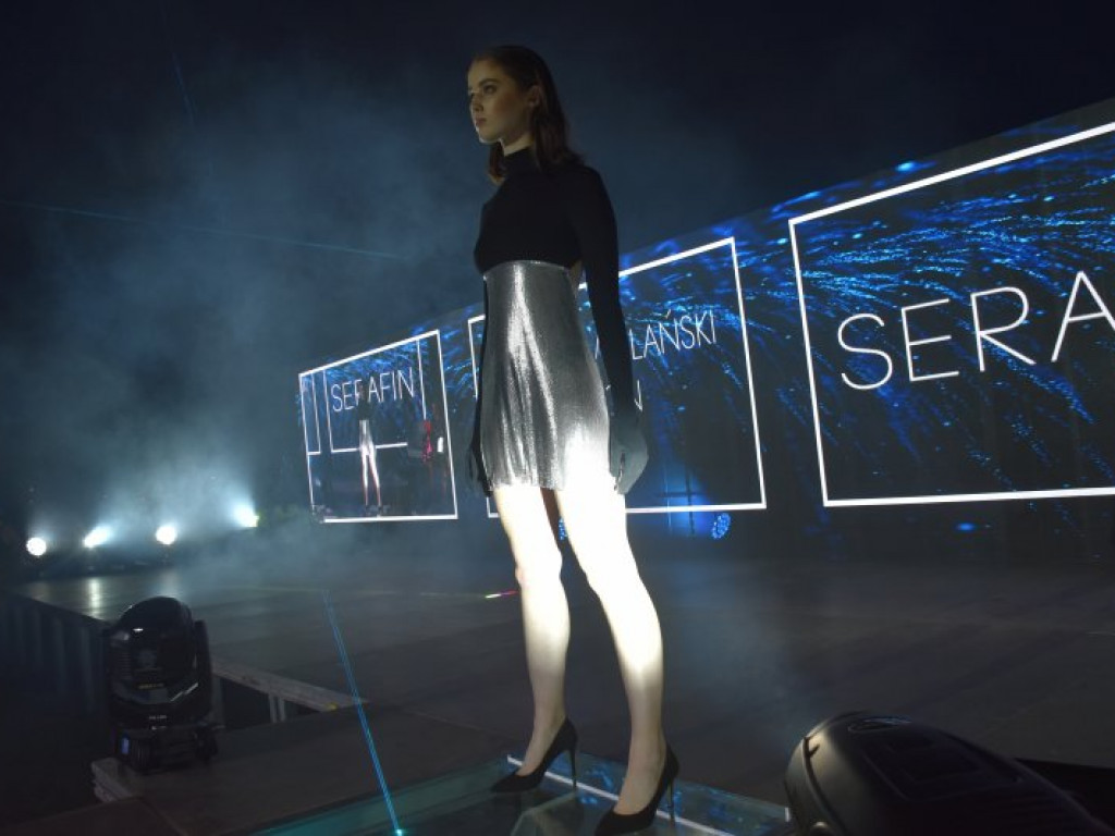 Nadwiślański Fashion Week - wielki pokaz mody na Jeziorze Tarnobrzeskim cz.1 [zdjęcia]