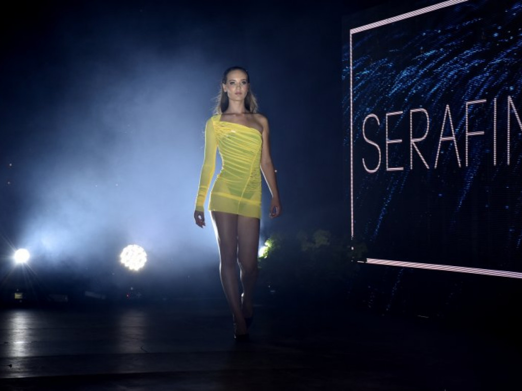 Nadwiślański Fashion Week - wielki pokaz mody na Jeziorze Tarnobrzeskim cz.1 [zdjęcia]
