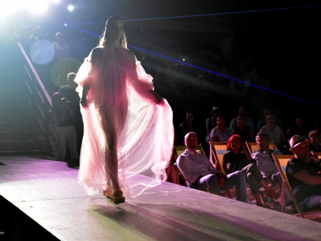 Nadwiślański Fashion Week nad Jeziorem Tarnobrzeskim - moda i taniec cz.2 [zdjęcia]