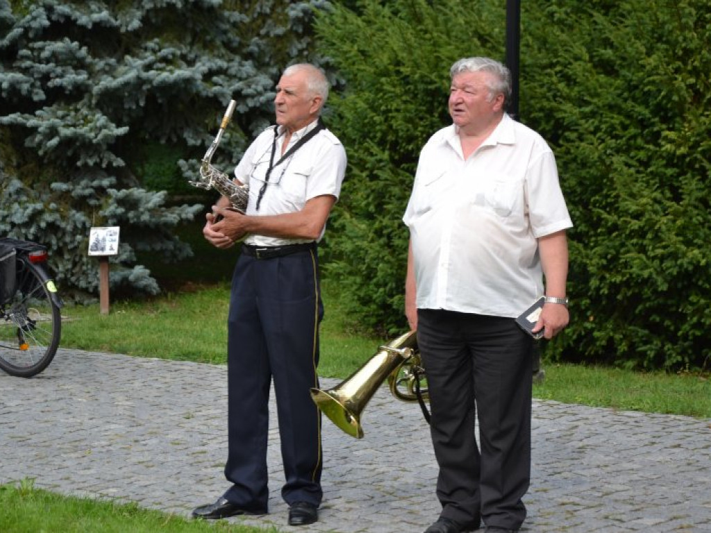Dożynkowy festyn przed Zamkiem Tarnowskich w Tarnobrzegu [zdjęcia]