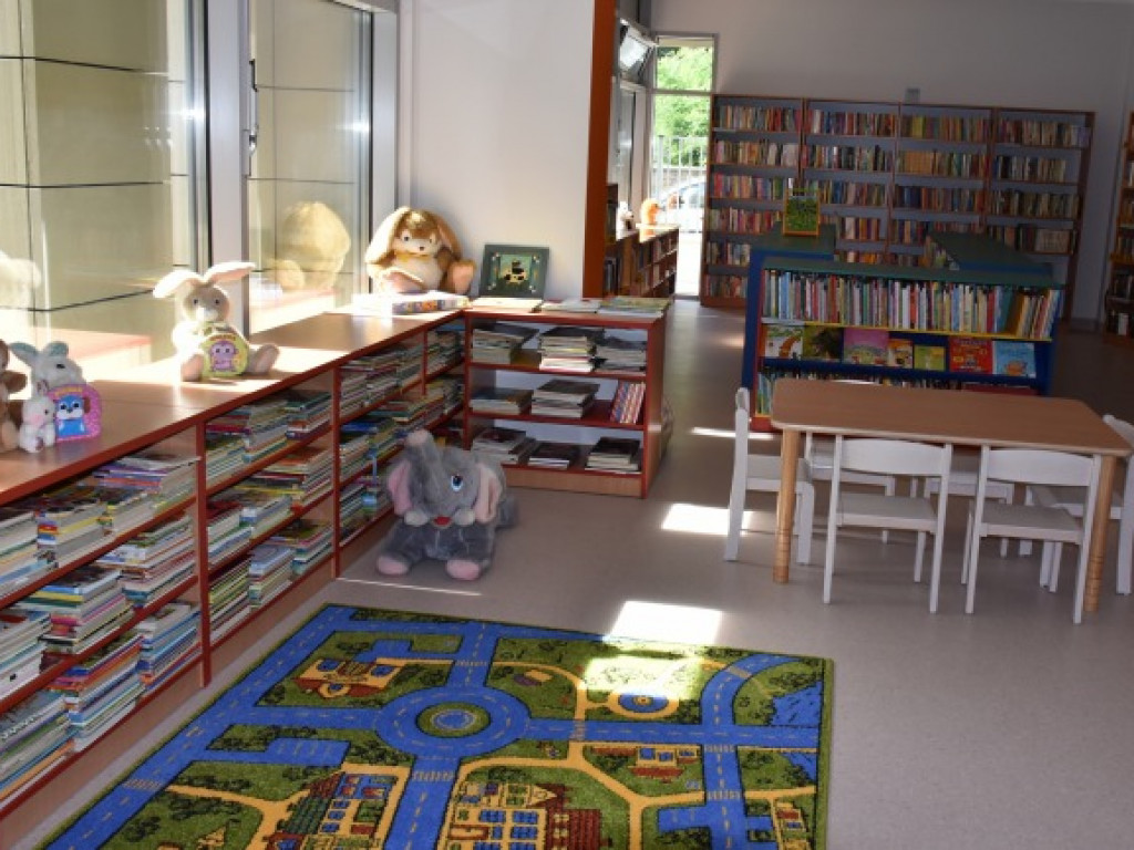 Sandomierska biblioteka w nowej odsłonie. W weekend zaprasza mieszkańców na ciekawe wydarzenia i wspólne świętowanie [zdjęcia]