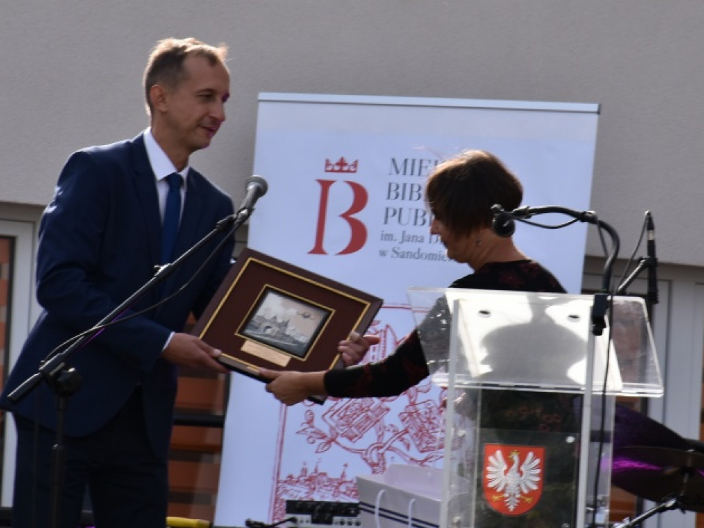 Sandomierska biblioteka w nowej odsłonie. W weekend zaprasza mieszkańców na ciekawe wydarzenia i wspólne świętowanie [zdjęcia]