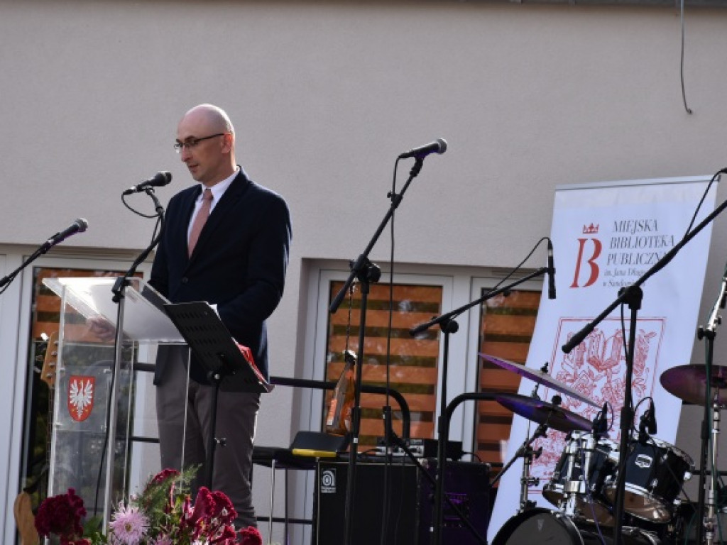 Sandomierska biblioteka w nowej odsłonie. W weekend zaprasza mieszkańców na ciekawe wydarzenia i wspólne świętowanie [zdjęcia]
