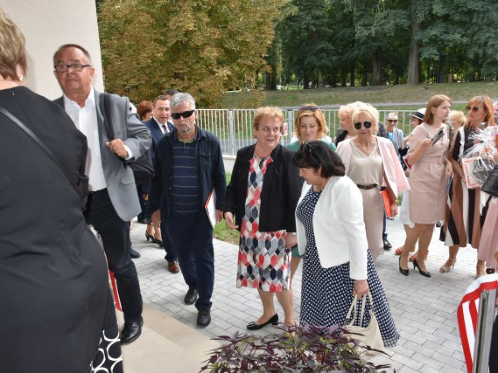 Sandomierska biblioteka w nowej odsłonie. W weekend zaprasza mieszkańców na ciekawe wydarzenia i wspólne świętowanie [zdjęcia]