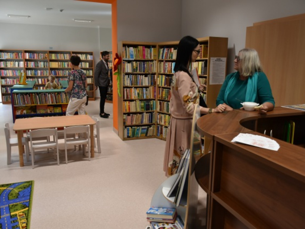 Sandomierska biblioteka w nowej odsłonie. W weekend zaprasza mieszkańców na ciekawe wydarzenia i wspólne świętowanie [zdjęcia]