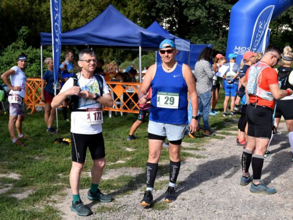 Zawodnicy z całego kraju na II Festiwalu Biegowym Sandomierskim Szlakiem Winiarskim [zdjęcia]