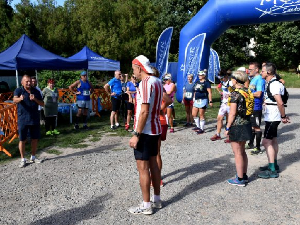 Zawodnicy z całego kraju na II Festiwalu Biegowym Sandomierskim Szlakiem Winiarskim [zdjęcia]