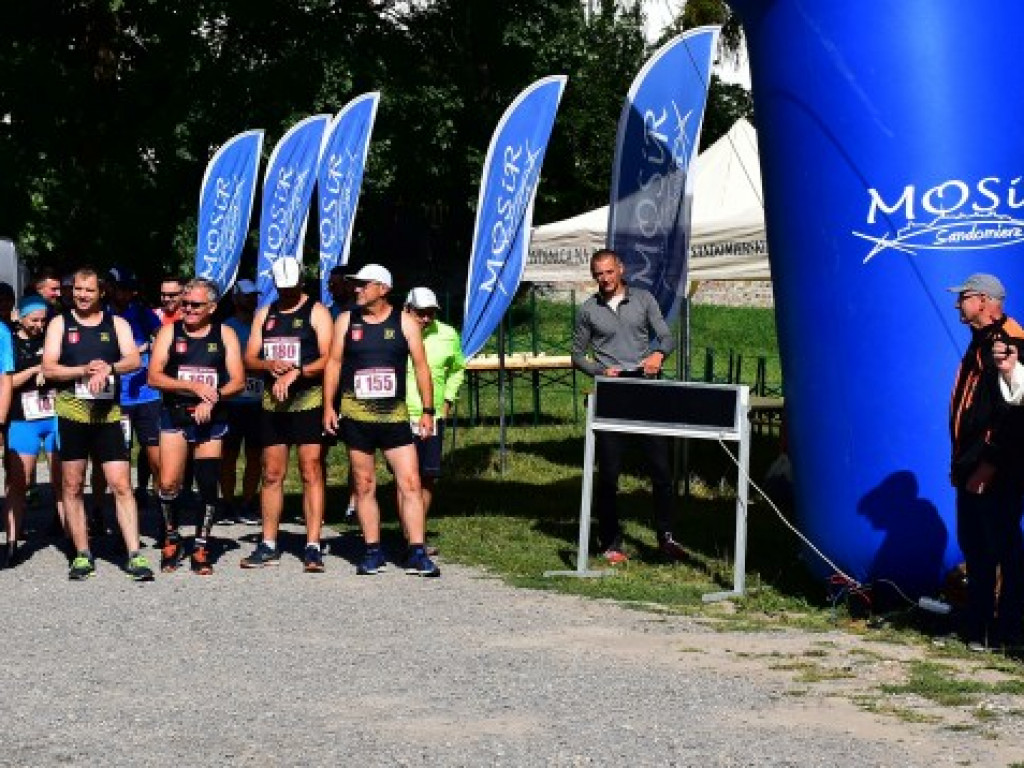 Zawodnicy z całego kraju na II Festiwalu Biegowym Sandomierskim Szlakiem Winiarskim [zdjęcia]