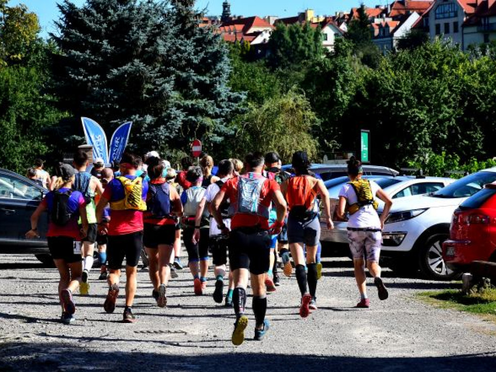 Zawodnicy z całego kraju na II Festiwalu Biegowym Sandomierskim Szlakiem Winiarskim [zdjęcia]