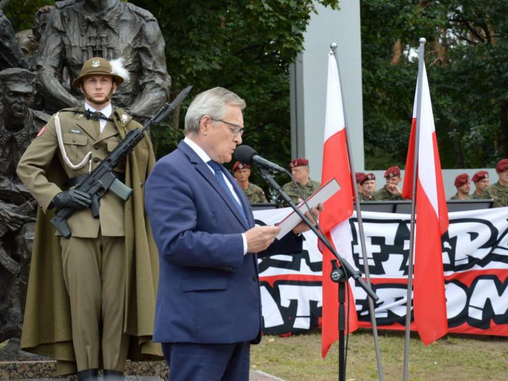 W Mielcu odsłonięto największy w Polsce Pomnik Żołnierzy Wyklętych Niezłomnych [zdjęcia]