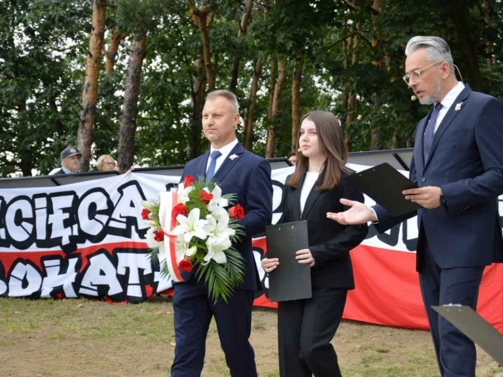 W Mielcu odsłonięto największy w Polsce Pomnik Żołnierzy Wyklętych Niezłomnych [zdjęcia]