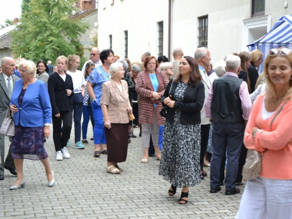 Dominikanie z Tarnobrzega świętowali razem z mieszkańcami miasta urodziny parafii [zdjęcia]