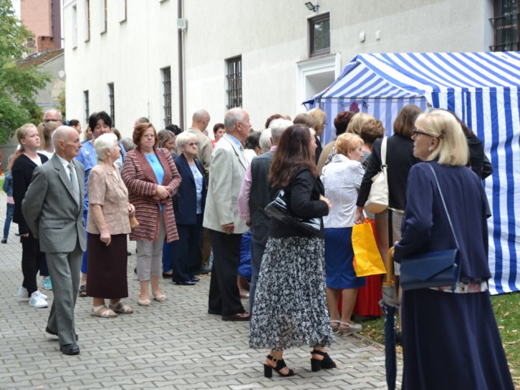 Dominikanie z Tarnobrzega świętowali razem z mieszkańcami miasta urodziny parafii [zdjęcia]