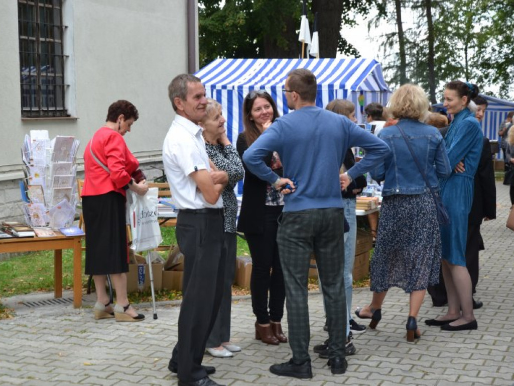 Dominikanie z Tarnobrzega świętowali razem z mieszkańcami miasta urodziny parafii [zdjęcia]
