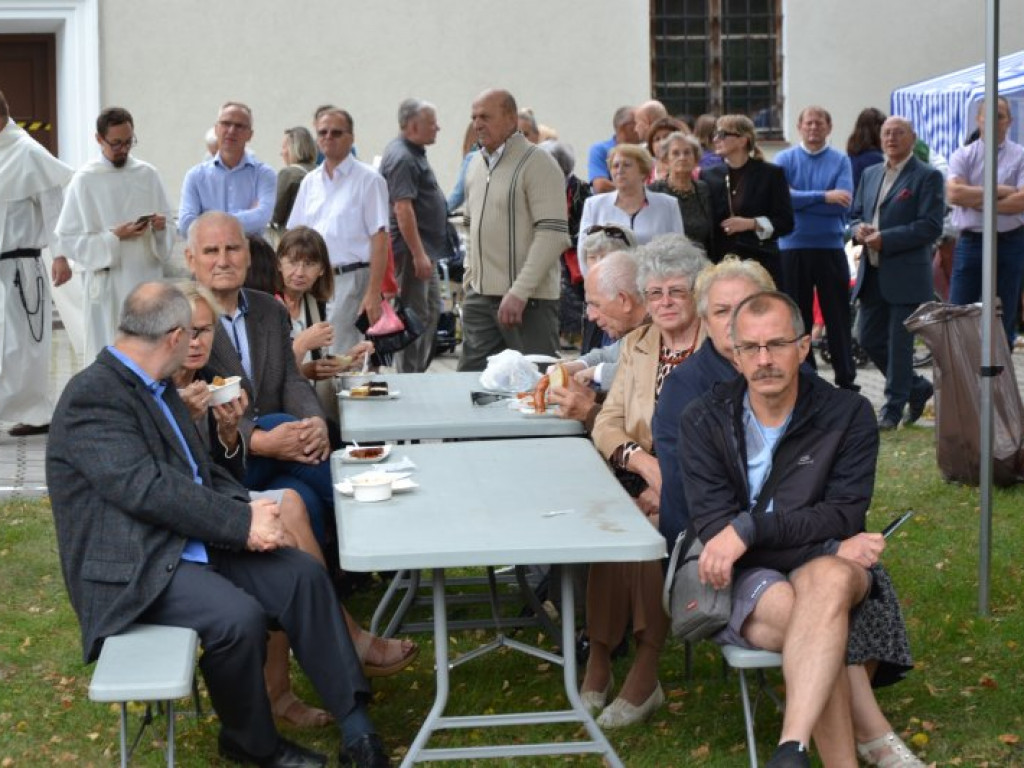 Dominikanie z Tarnobrzega świętowali razem z mieszkańcami miasta urodziny parafii [zdjęcia]