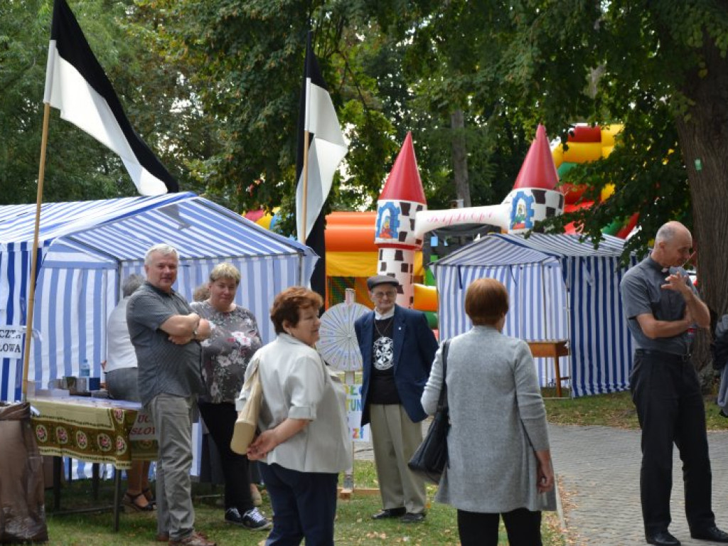 Dominikanie z Tarnobrzega świętowali razem z mieszkańcami miasta urodziny parafii [zdjęcia]