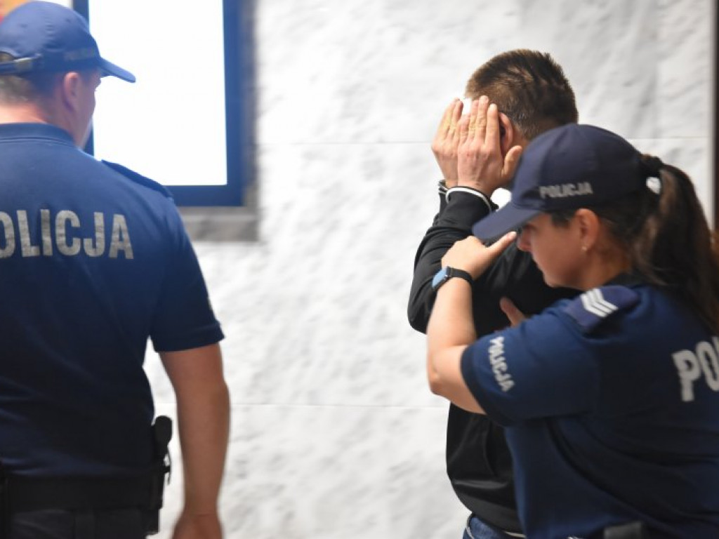 Areszt dla 35-latka z Gorzyc namierzonego przez Łowców Pedofili [zdjęcia]
