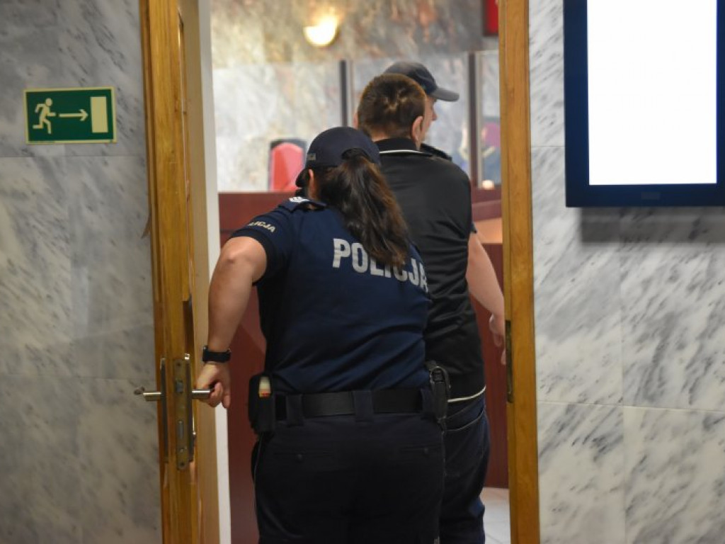 Areszt dla 35-latka z Gorzyc namierzonego przez Łowców Pedofili [zdjęcia]