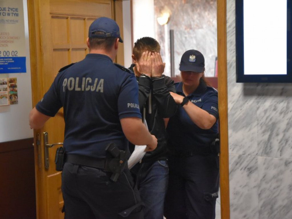 Areszt dla 35-latka z Gorzyc namierzonego przez Łowców Pedofili [zdjęcia]