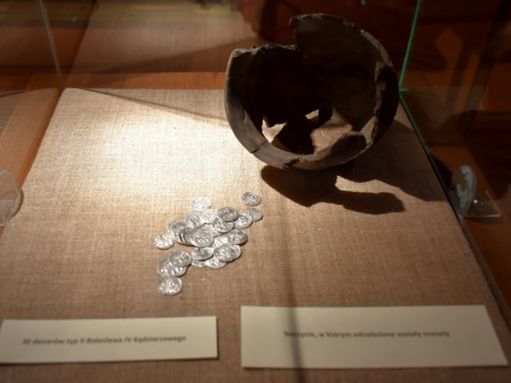 W sandomierskim Muzeum Diecezjalnym zaprezentowano średniowieczny skarb [zdjęcia]