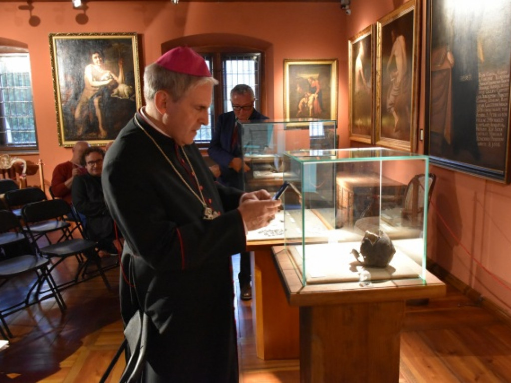 W sandomierskim Muzeum Diecezjalnym zaprezentowano średniowieczny skarb [zdjęcia]