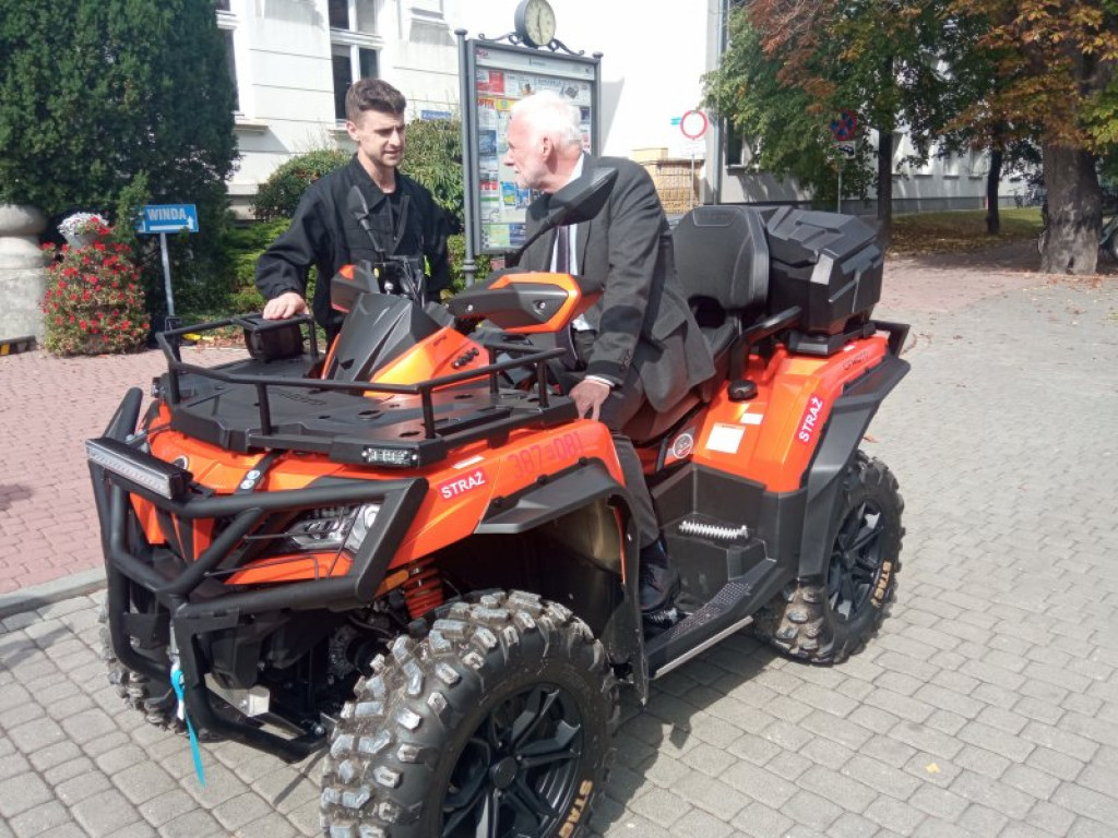 Potężny quad dla tarnobrzeskich strażaków - ochotników [zdjęcia]