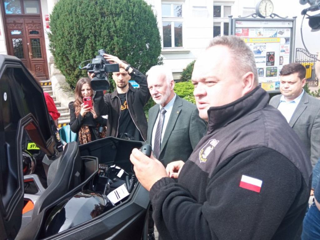 Potężny quad dla tarnobrzeskich strażaków - ochotników [zdjęcia]