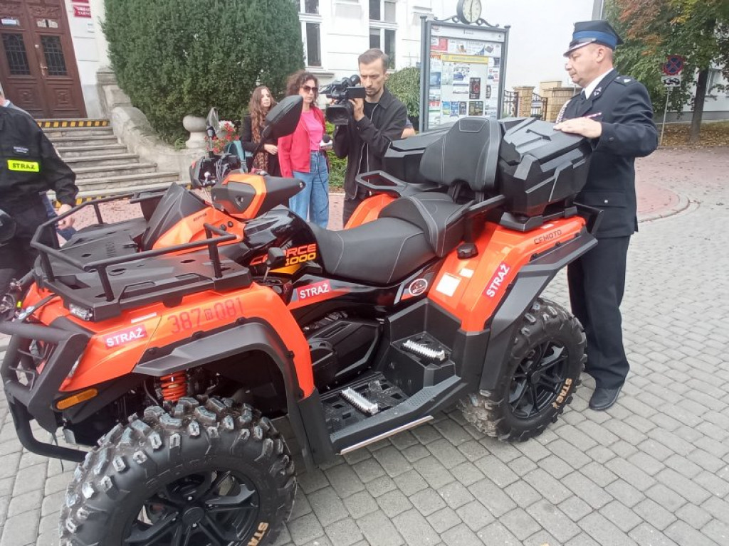 Potężny quad dla tarnobrzeskich strażaków - ochotników [zdjęcia]